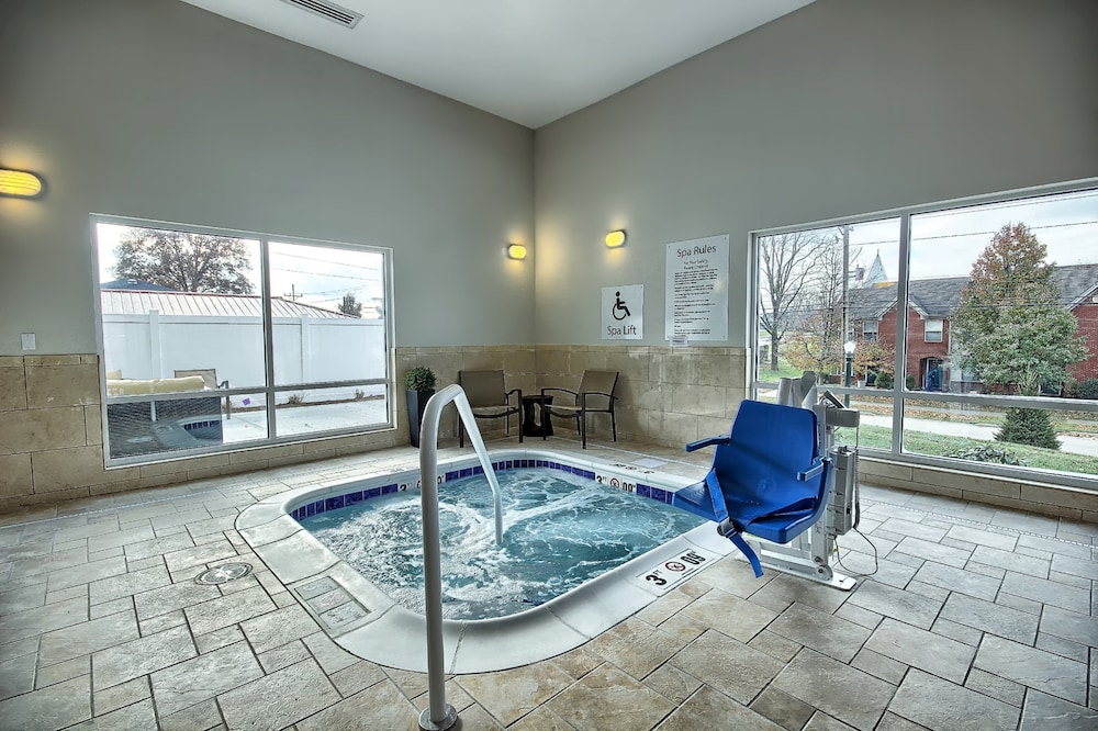 Holiday Inn Express And Suites Ironton 39/76