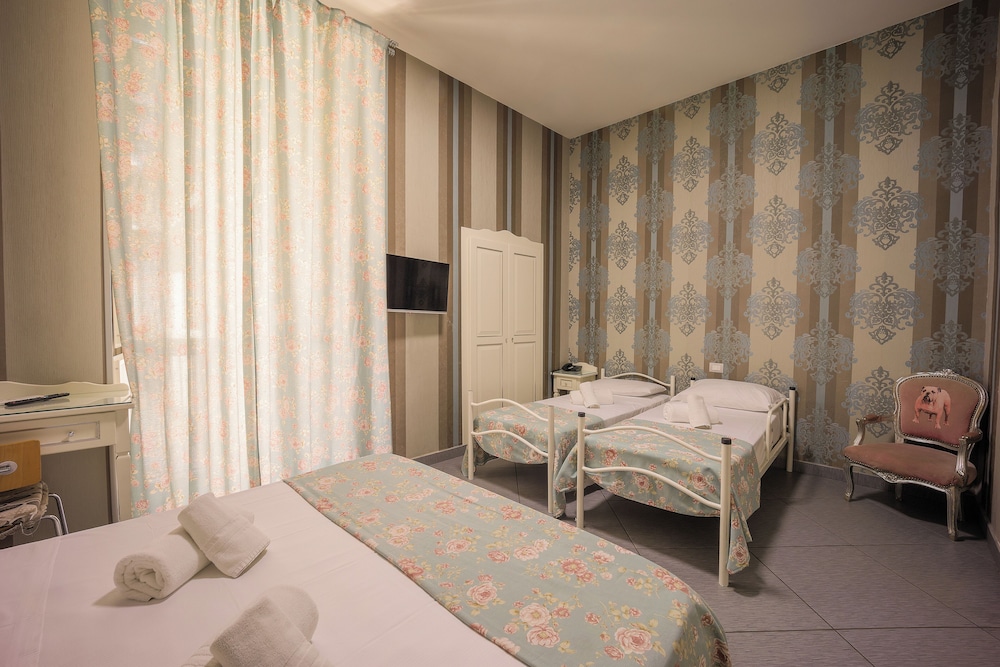 Hotel New Sayonara 11/57