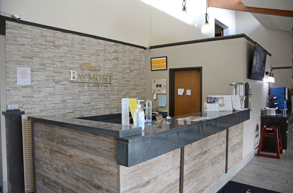 Baymont by Wyndham Waupun 3/31