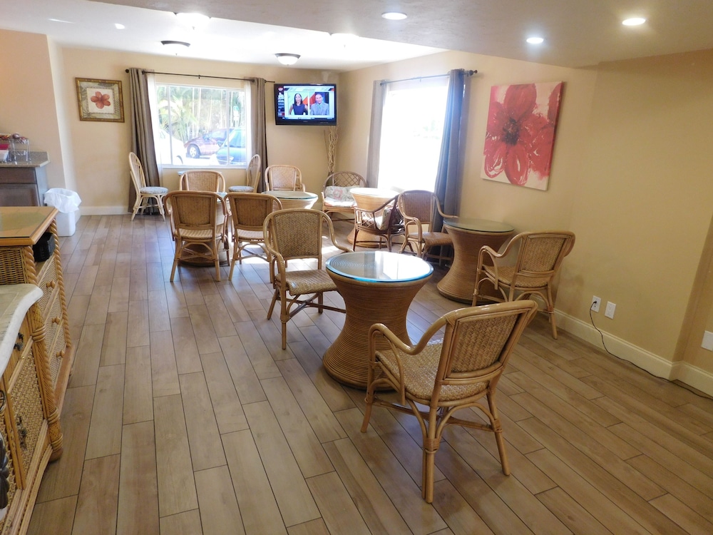 Hibiscus Suites - Gateway to Siesta Key 33/44