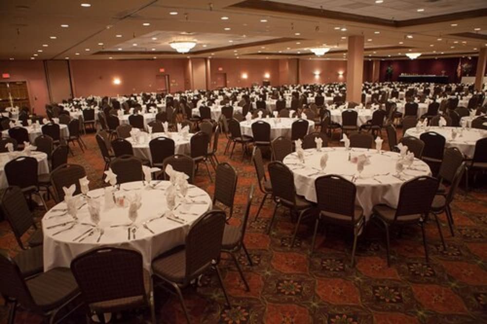 Decatur Conference Center Hotel 33/42