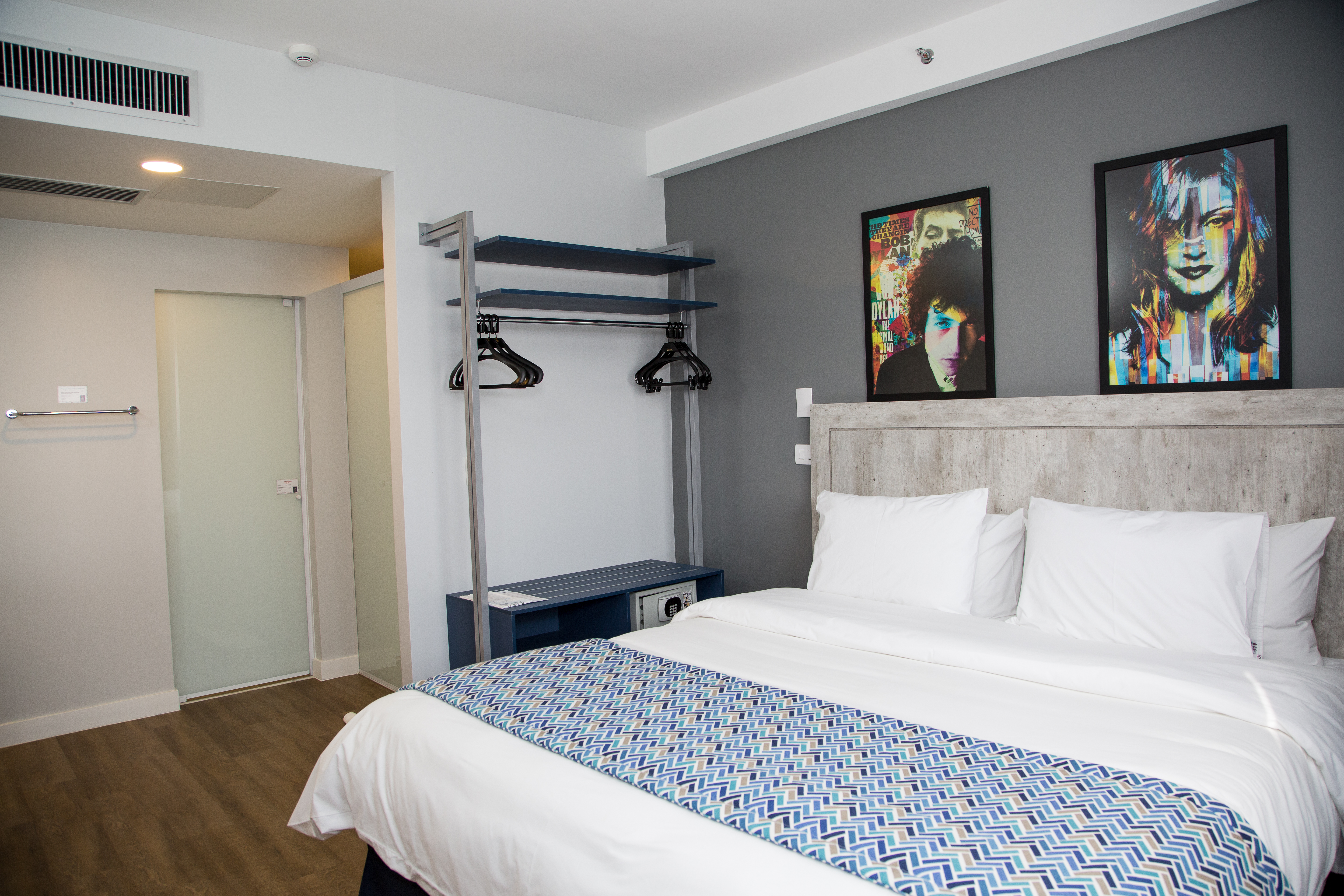 Deluxe, Single, Double Bed