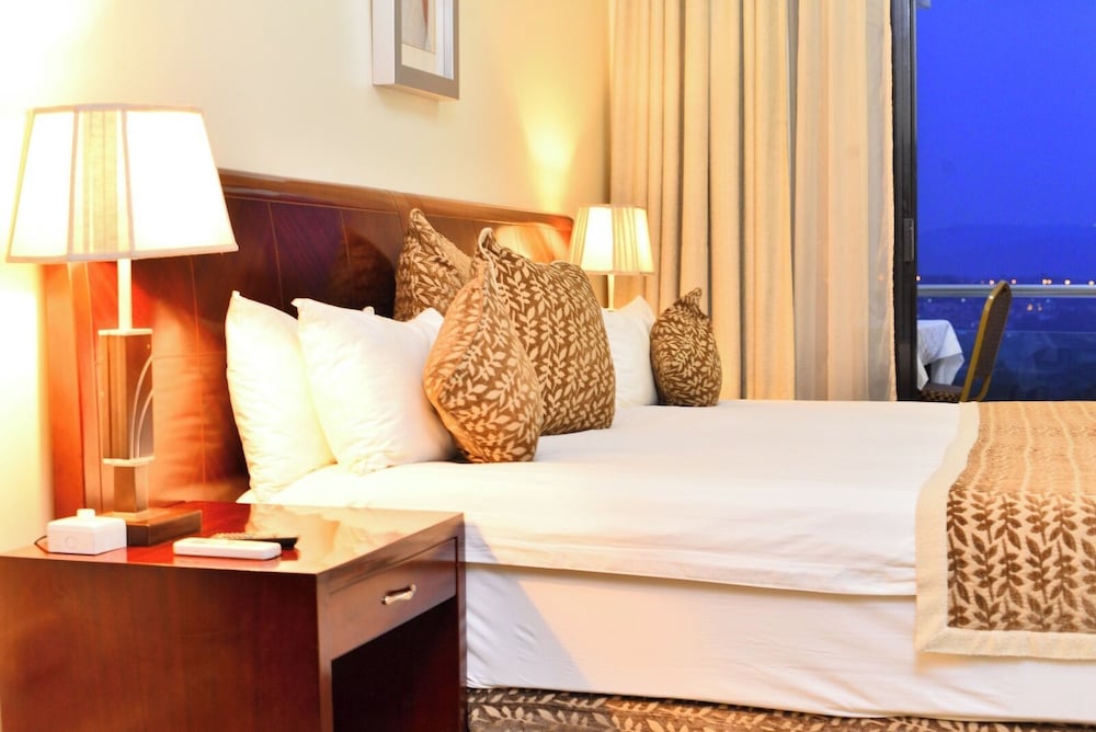 The Manor Hotel photo3