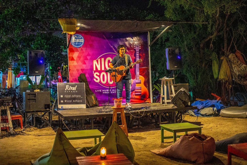 Gili Sands Hotel & Bar 54/66
