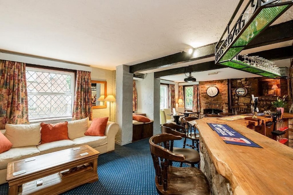 The Inn with the Well 25/36