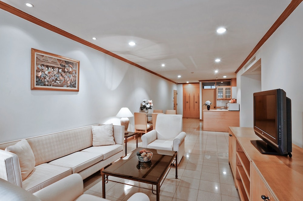 Riverine Place Hotel & Residence 50/72
