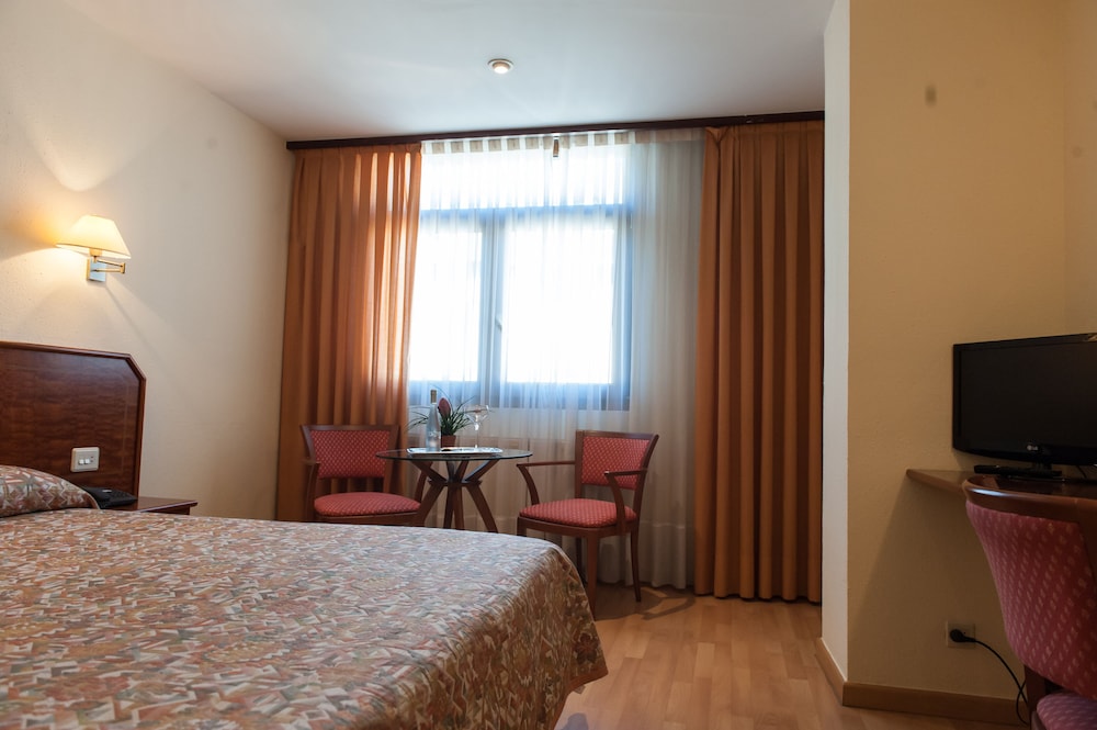HOTEL UNZAGA PLAZA 16/63