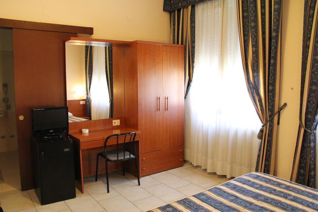 Hotel Alessander 3/16