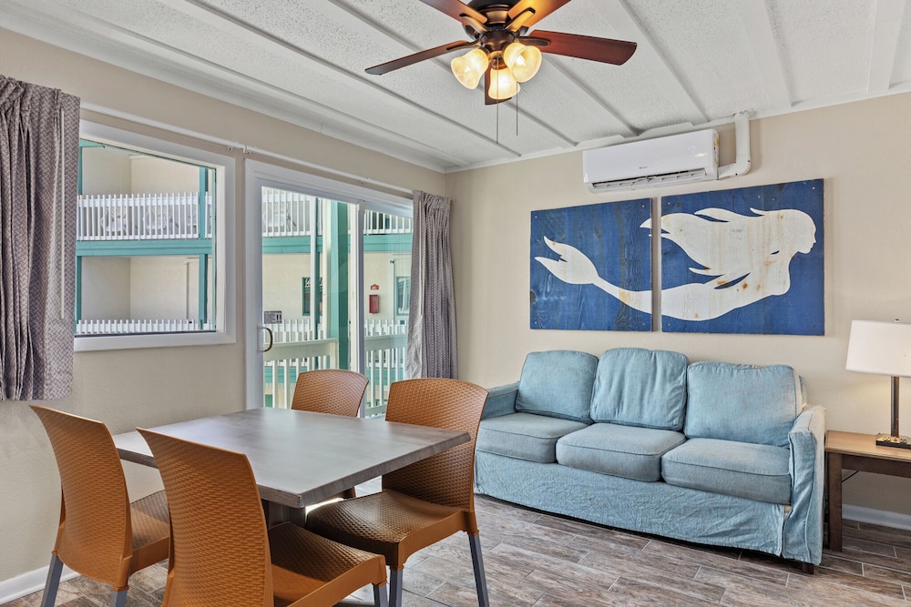Sandpiper Beacon Beach Resort 22/50