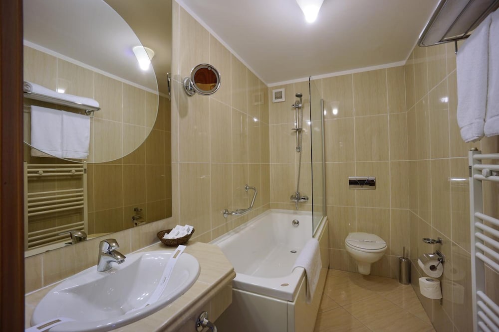Hotel Citrin 10/35