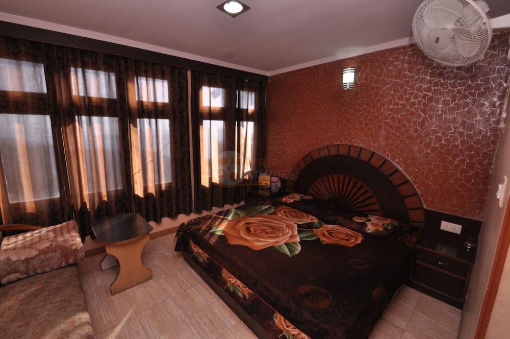 Hotel Sidharth Regency 24/34
