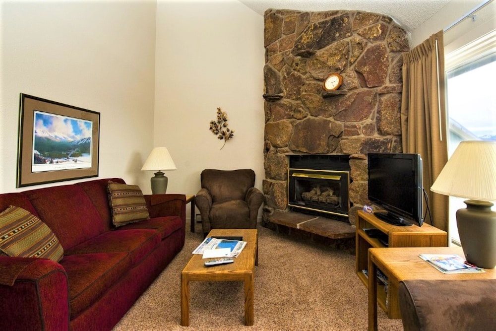 Twin Rivers Condominiums by Alderwood Colorado Management 24/47