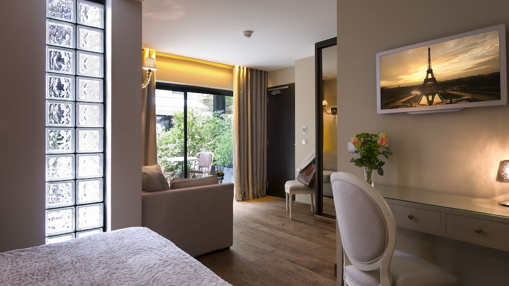 B Montmartre Hotel 7/51