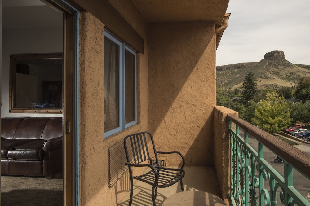 Table Mountain Inn 3/53