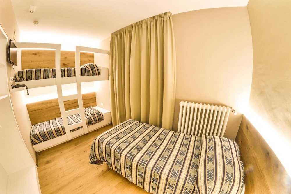 GRAND HOTEL EUROPA 6/50