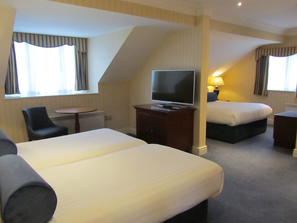 Windmill Village Hotel, Golf Club Spa, BWSC 15/41