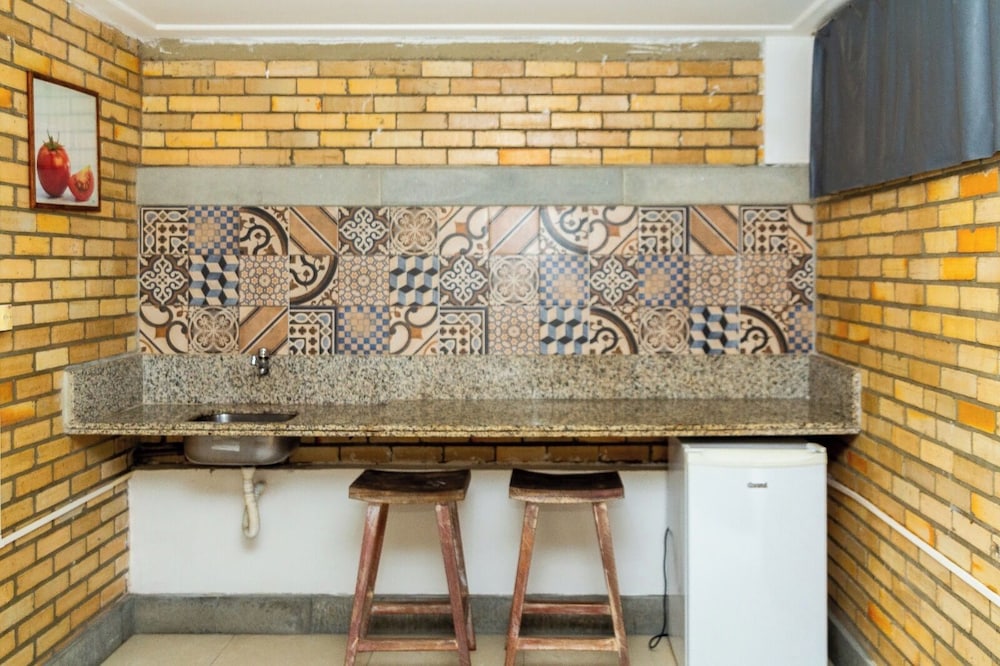 Economy Flat 6/47