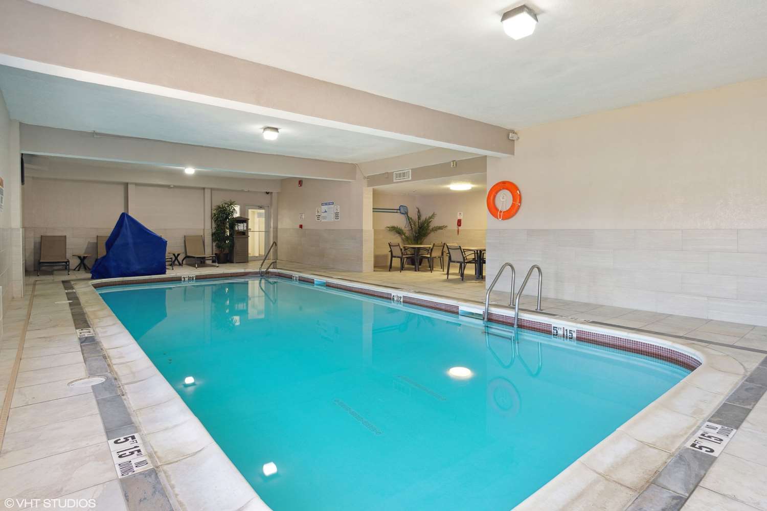 Quality Inn & Suites Morgantown - University Area 3/6
