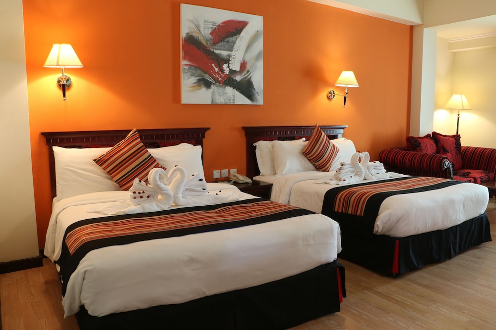 Pars International Hotel 7/58