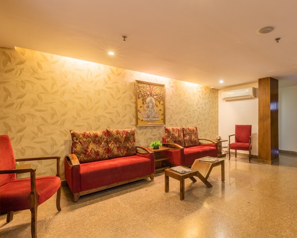 Rosewood Apartment Hotel 18/30