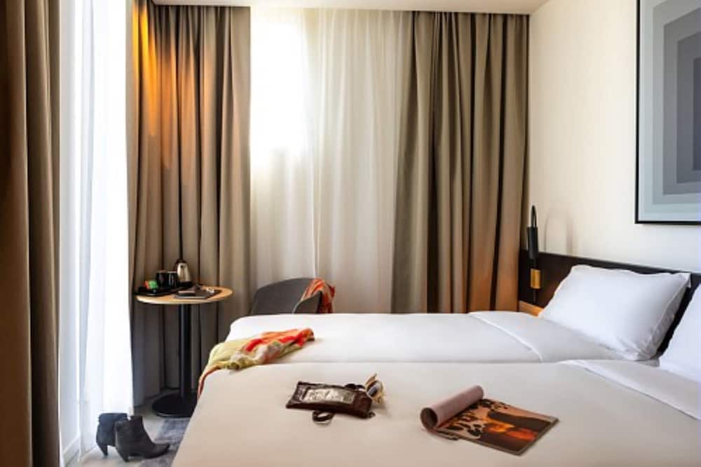 SUPERIOR, DOUBLE BED