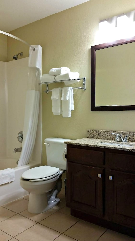 MainStay Suites Coralville - Iowa City 6/38