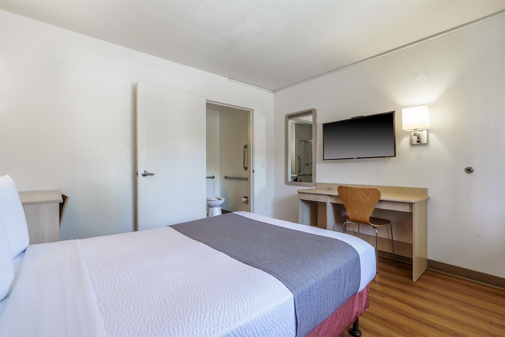 Motel6 Fremont, CA – North 32/58