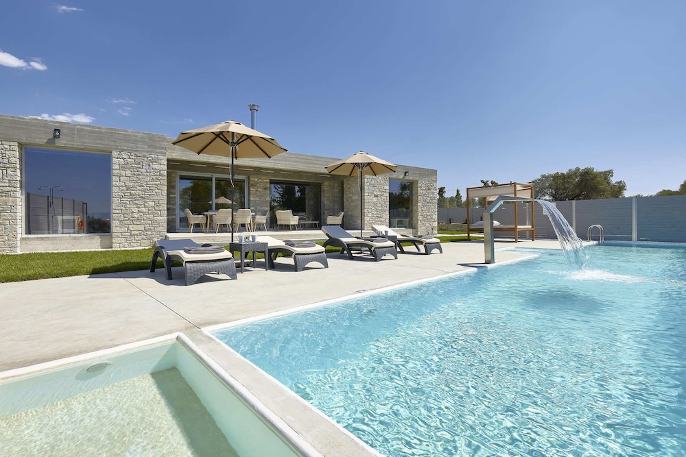 Kouros & Kori Villas 35/49