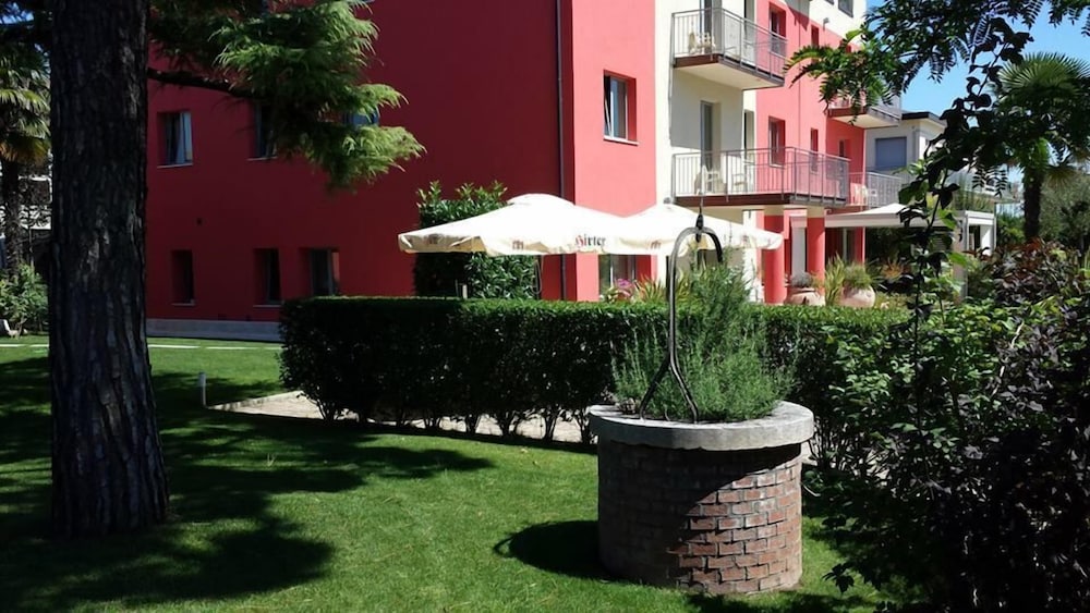 La Grotta Hotel 22/28