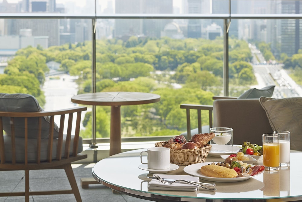 Palace Hotel Tokyo 74/87