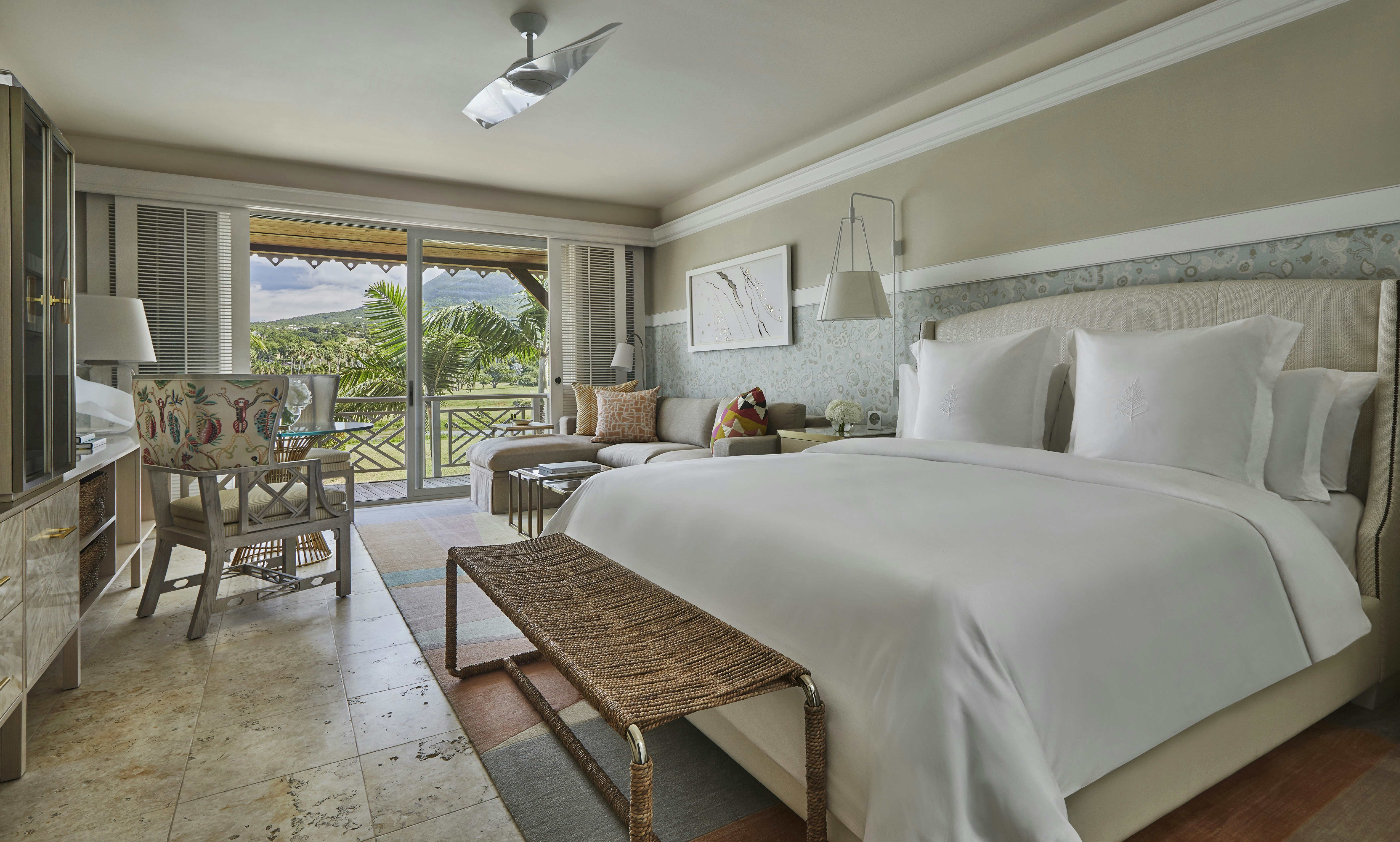King Bed, Peak View