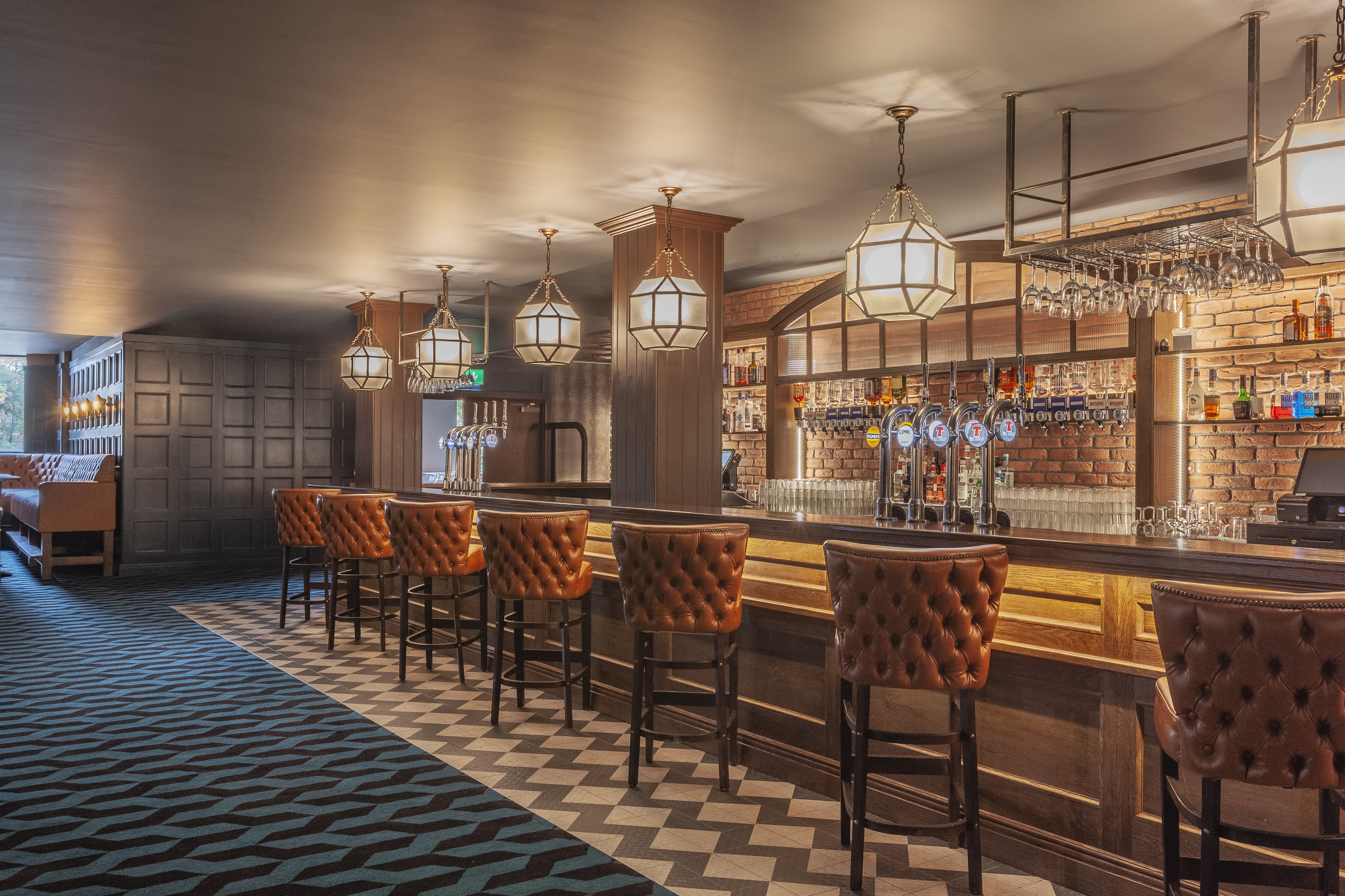 Silverbirch Hotel 54/63