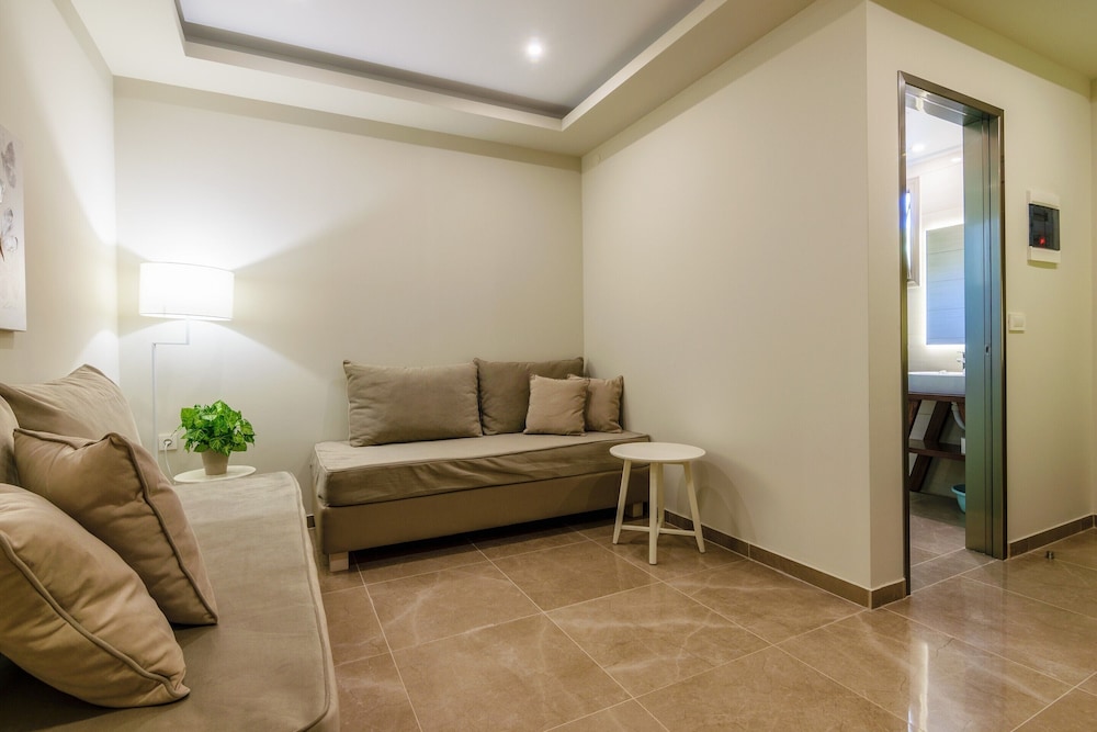 Remezzo Apartments & Studios 55/77