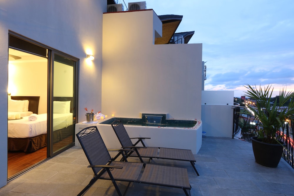 Sky Penthouses At Oceano 27/50