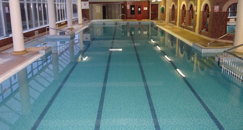JACKSON'S HOTEL AND LEISURE CLUB 39/64