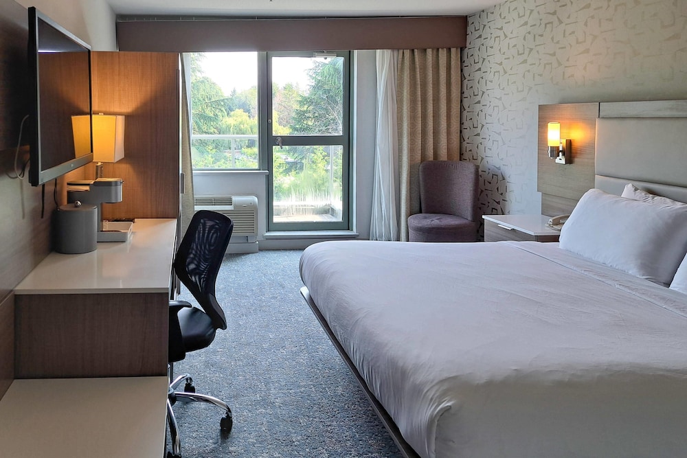 غرفة بسرير كينج بشرفة، Comfort Hotel Vancouver Airport 2/3