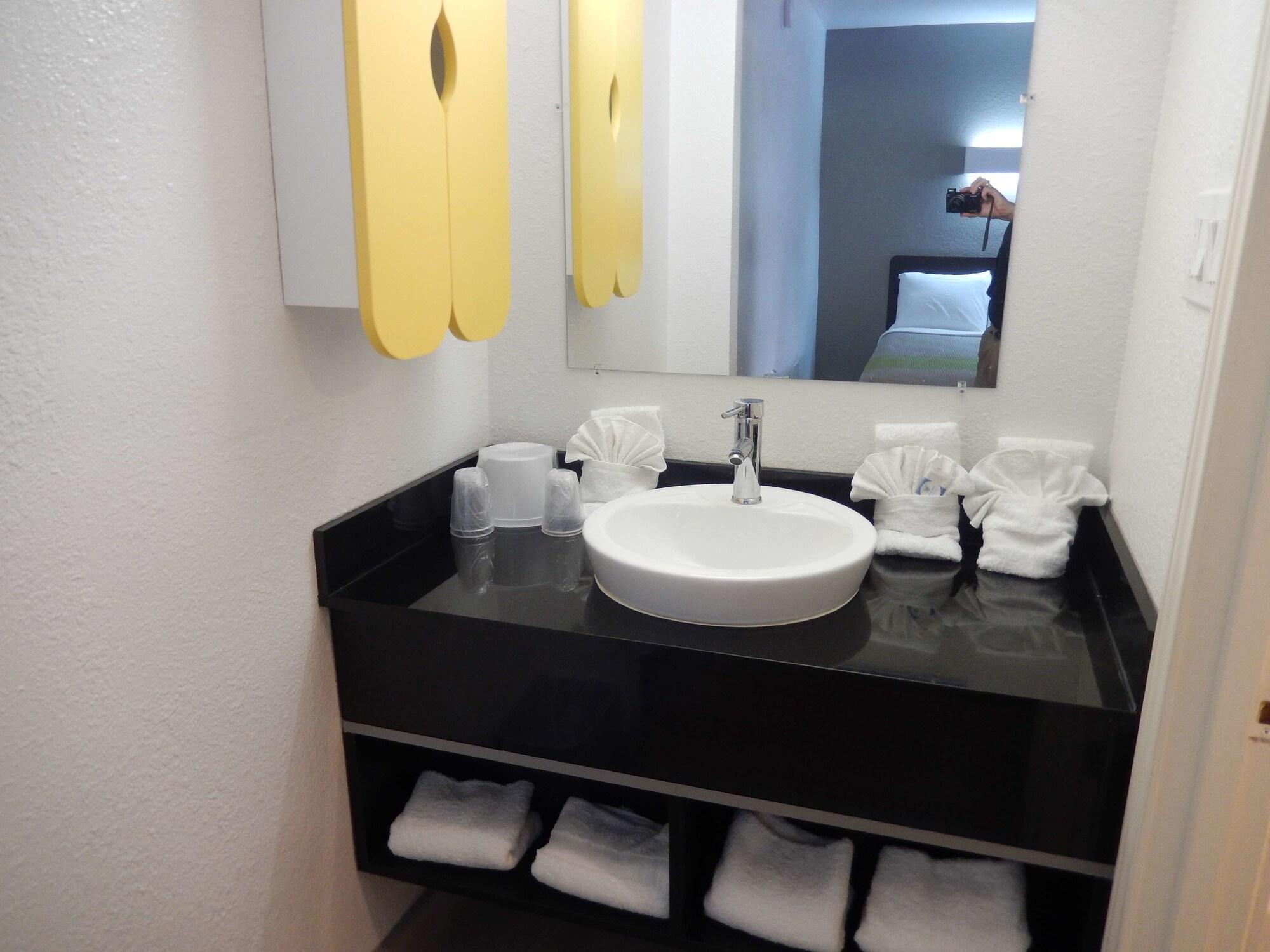Studio 6 Houston TX Intercontinental Airport South 23/23
