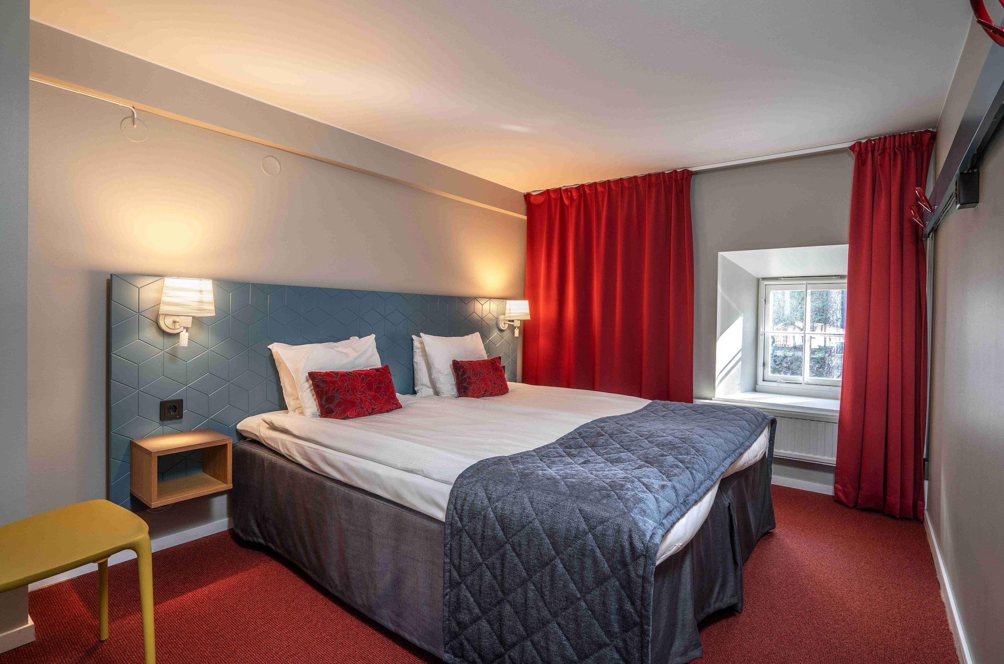 Family, Multiple Beds