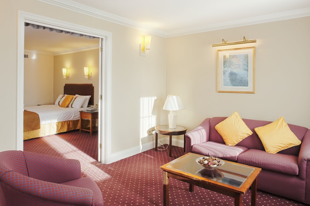 Holiday Inn Corby 47/77