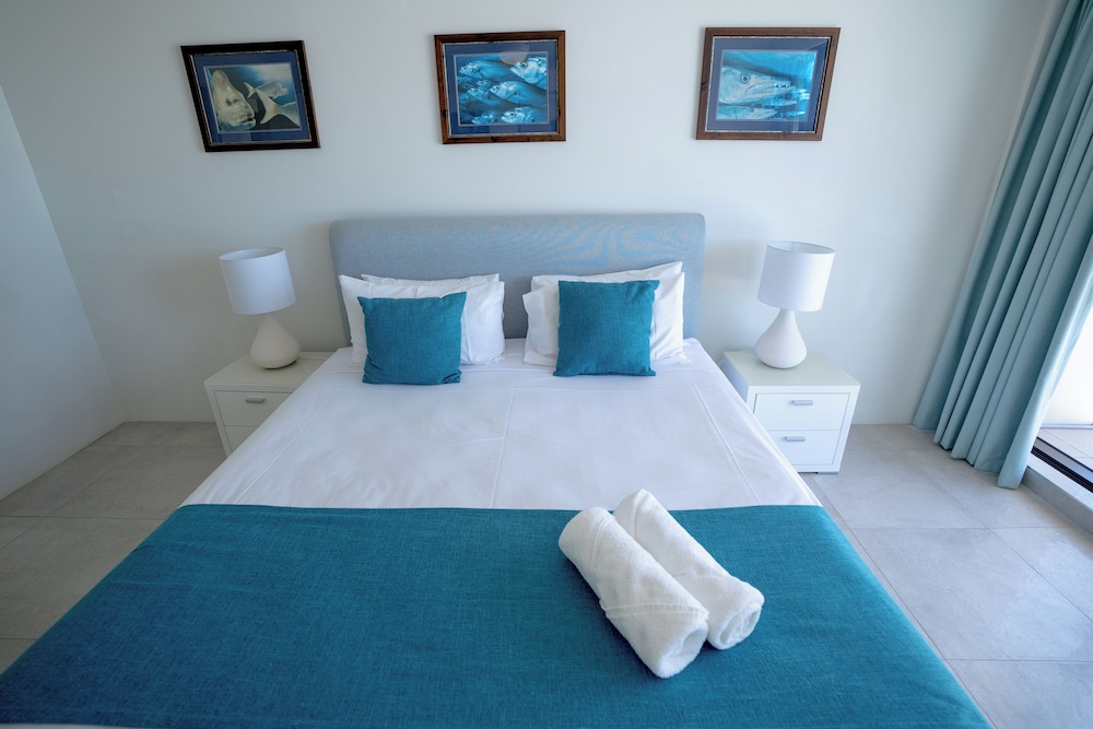 2 BEDROOMS, DELUXE, APARTMENT, OCEAN FRONT