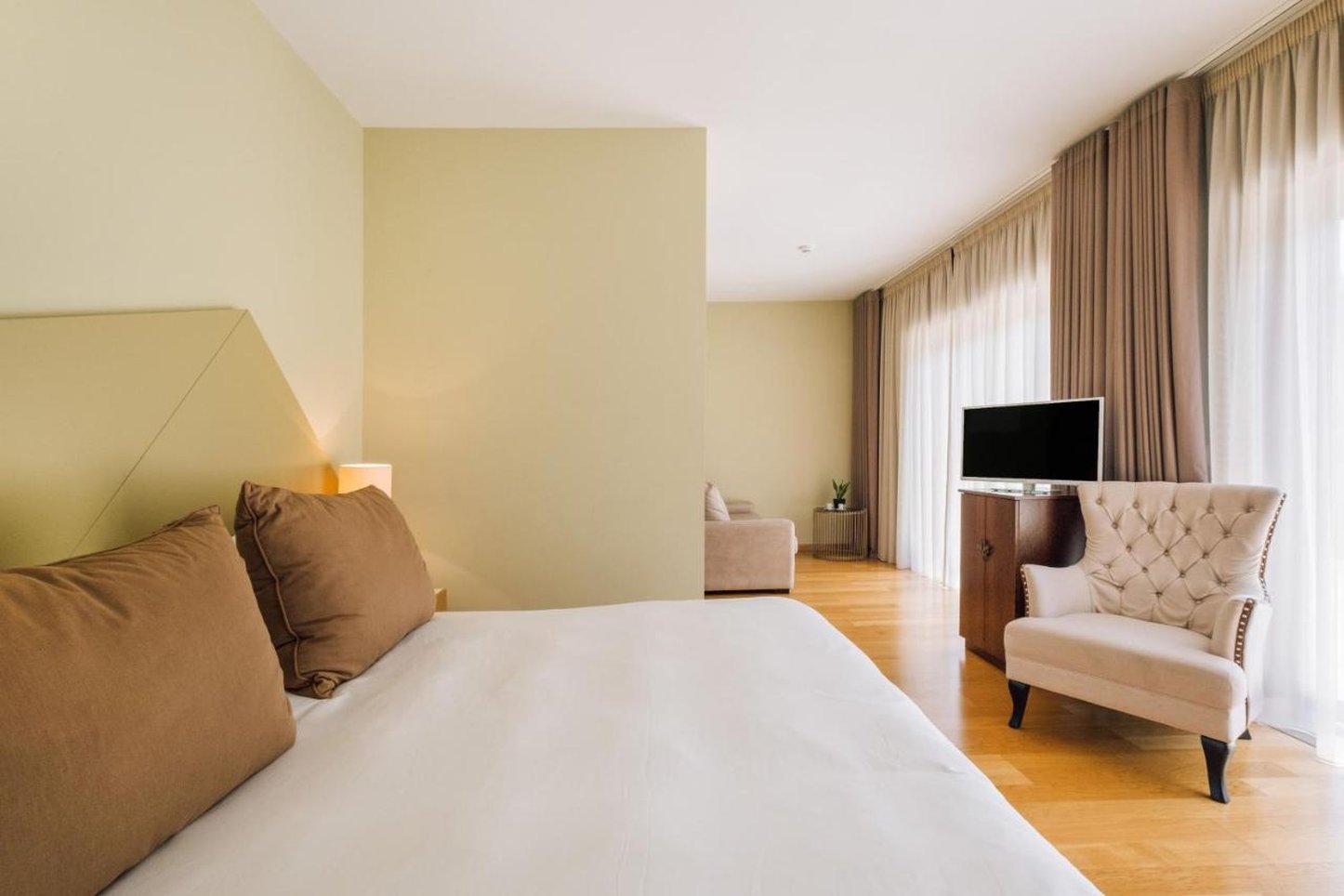 Alva Valley Hotel 8/42
