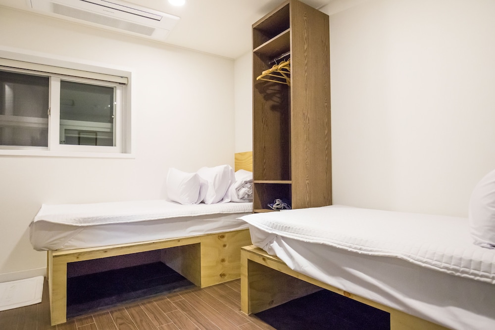 Step Inn Myeongdong 1 24/72