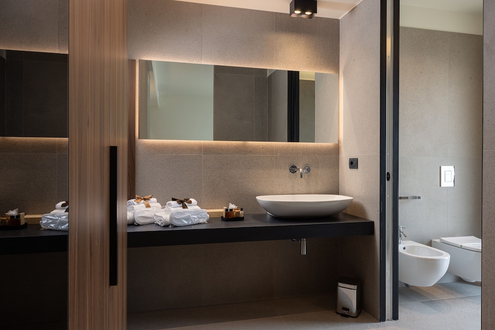 B21 Hotel 33/37