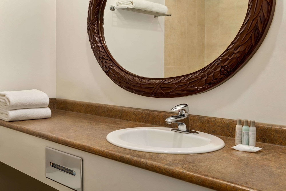Travelodge by Wyndham Dawson Creek 14/24