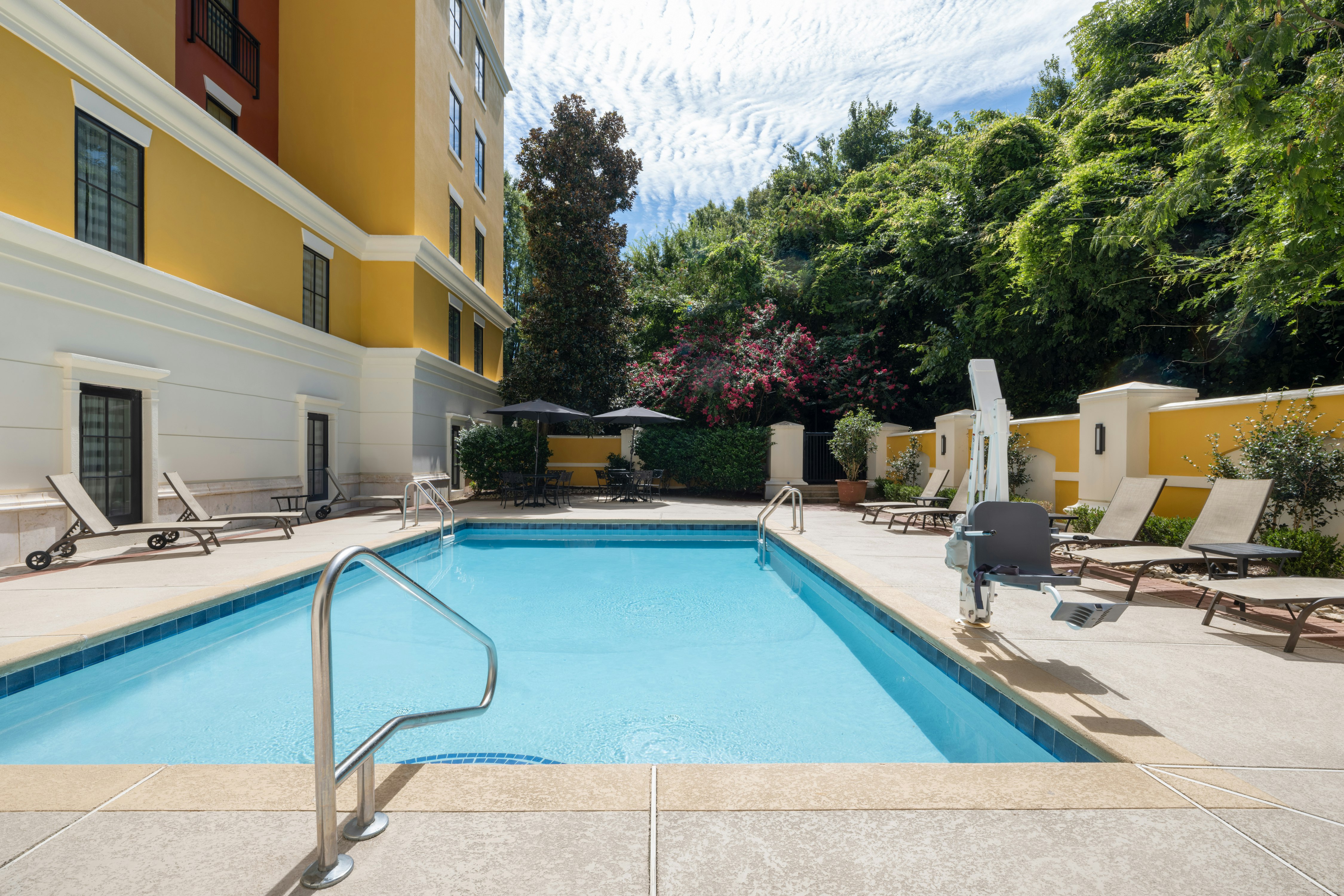 Hampton Inn & Suites-Charlotte/SouthPark at Phillips Place 23/24