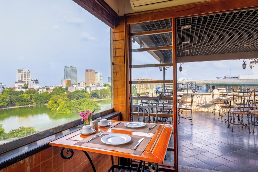 CENTRE POINT HANOI HOTEL 50/62