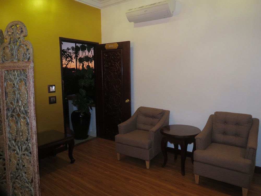 Beyond Yangon Boutique Inn 42/68