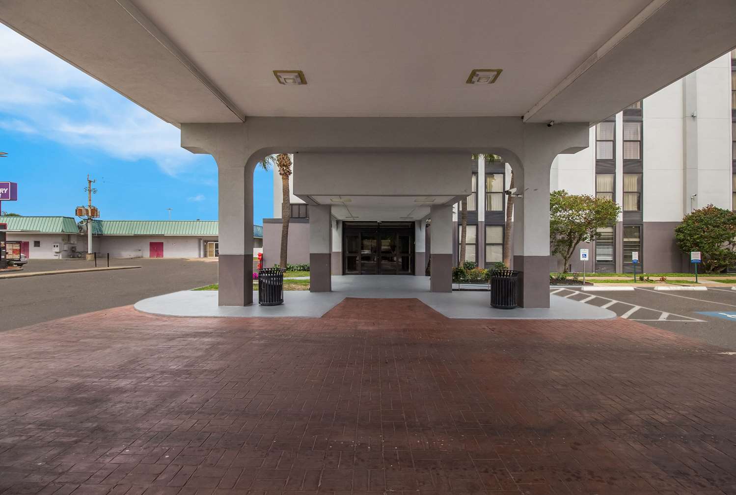 Quality Inn Houston East I-10 29/30