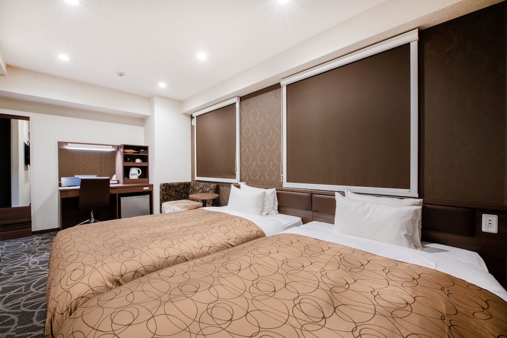 MODERATE, TWIN BEDS