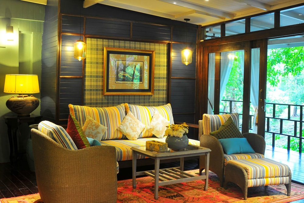 Zantiis Ndol Villas 48/66
